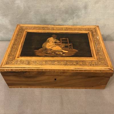 Small box box in marquetry and walnut of epoch 19 th