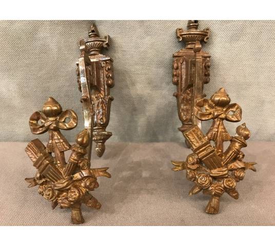 Pair of doors kisses in bronze in the style Louis XVI of the day 19 th