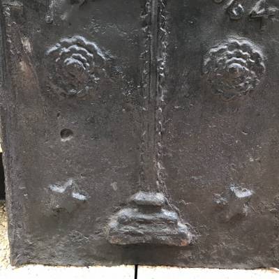 Plaque de cheminée ancienne en fonte d'époque 18 ème du Périgord
