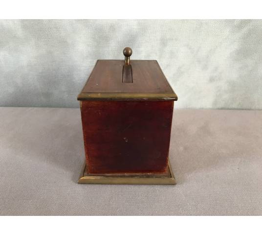 Small, old-style mahogany cigarette box 19 th