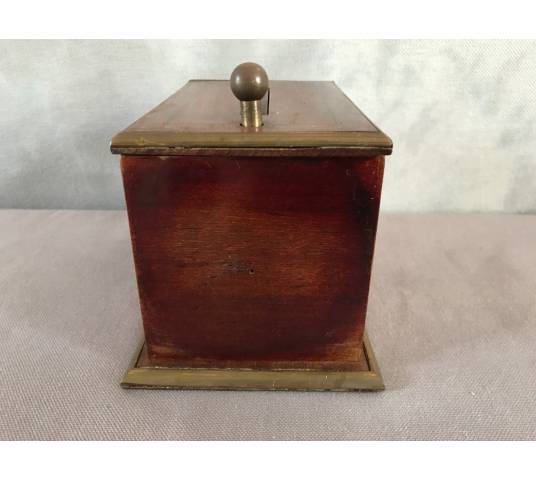 Small, old-style mahogany cigarette box 19 th