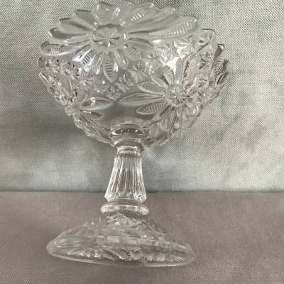 Glass Cup in a hurry around 1900 on foot shower