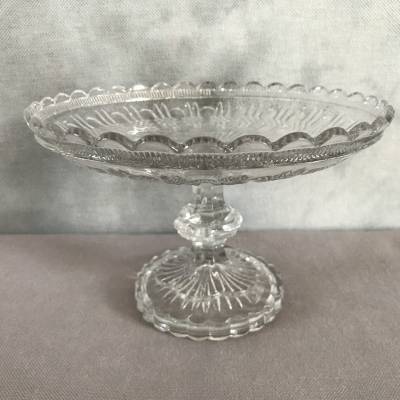 Coupe en verre pressé à décors de petits croisillons vers 1900