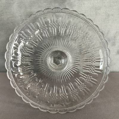 Coupe en verre pressé à décors de petits croisillons vers 1900