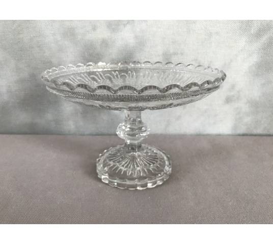 Coupe en verre pressé à décors de petits croisillons vers 1900