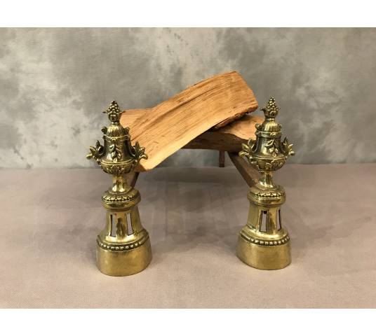 Petite paire de chenets en bronze d'époque 19 ème de style Louis XVI