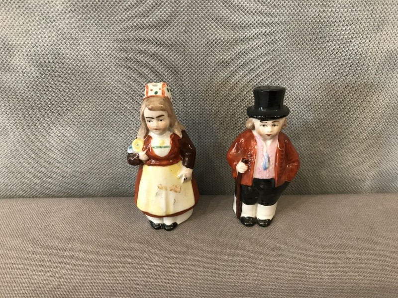 Salerons Couple de Lorrains sel et poivre en porcelaine d’époque fin 19 ème