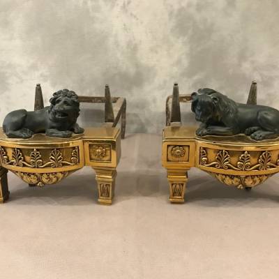 Beautiful pair of ancient imperial caterpillars to the then lions of the period 19 th in bronze
