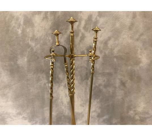 Antique brass mantelpiece ( 19th century ).