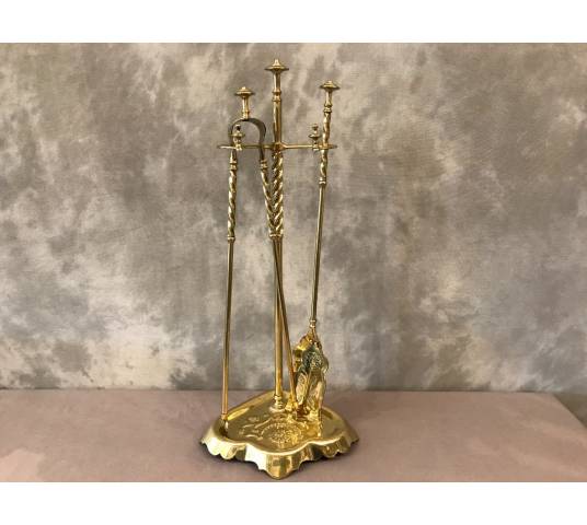 Antique brass mantelpiece ( 19th century ).