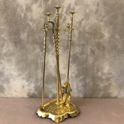 Antique brass mantelpiece ( 19th century ).