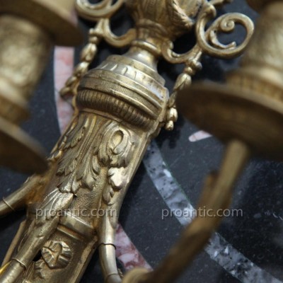Belle paire d'appliques en bronze doré d'époque 19 ème Louis XVI