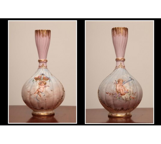 Belle paire de vases en porcelaine de Limoges d'époque 19 ème