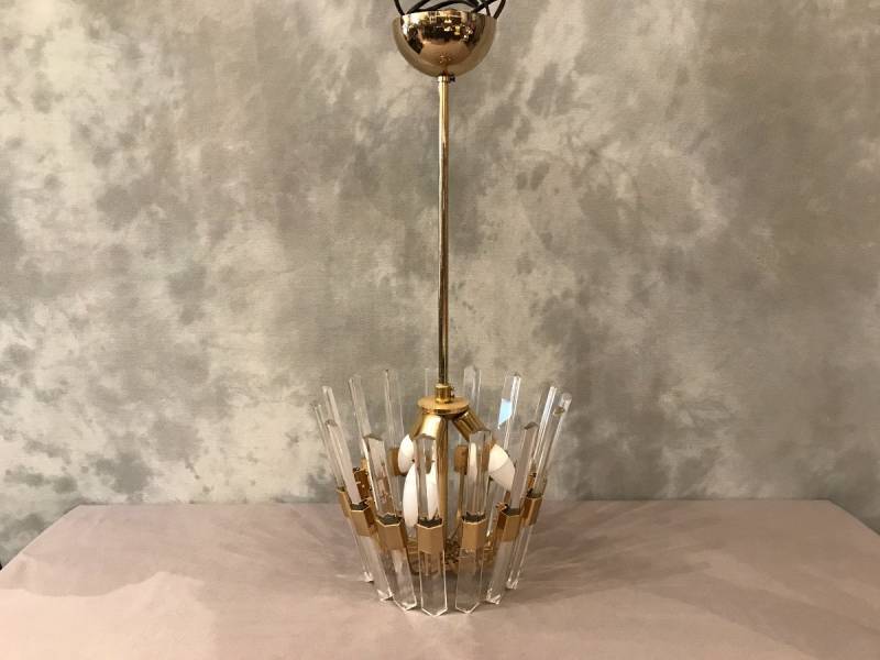 Beau lustre Scoliari circa 1970 in brass and crystal