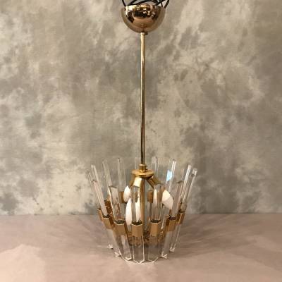 Beau lustre Scoliari vers 1970 en laiton et cristal