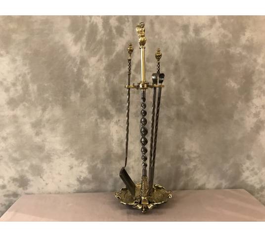 Beau servant of antique fireplace in bronze and vintage iron 19 th of the Renaissance style