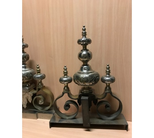 Important chenets en bronze argenté d'époque 19 ème