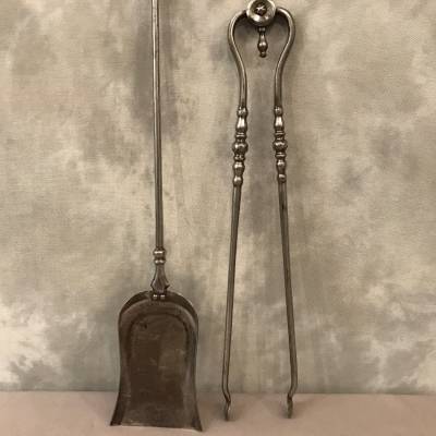 Set of a shovel and a pliers in iron and bronze from epoch 19th century