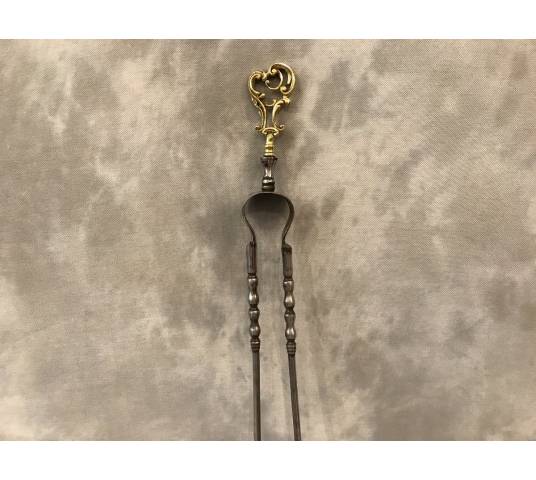 Pince de cheminée ancienne en fer et bronze d'époque 19 ème siècle.