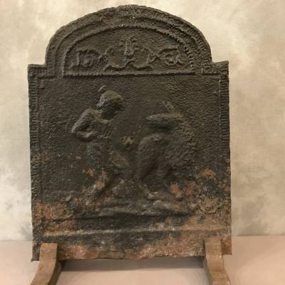 Small antique fireplace plate in vintage cast iron 18 th