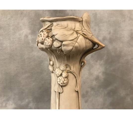 Vase Royal DUX Bohemia in period porcelain Art Nouveau