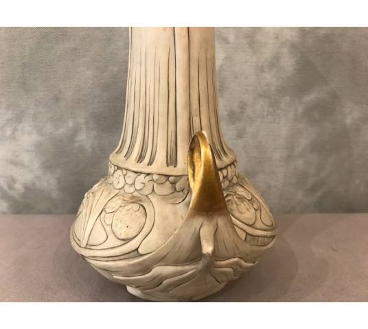 Vase Royal DUX Bohemia in period porcelain Art Nouveau