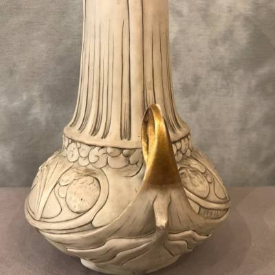 Vase Royal DUX Bohemia in period porcelain Art Nouveau