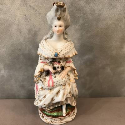 Tisanière character "Marquise au chien" en porcelaine de Vieux Paris d' epoch 19 ème