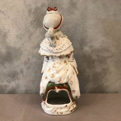 Tisanière personnage"Marquise au chien" en porcelaine de Vieux Paris d'époque 19 ème