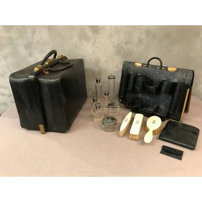 Ravissante valise de nécessaire de toilette argent massif et cristal