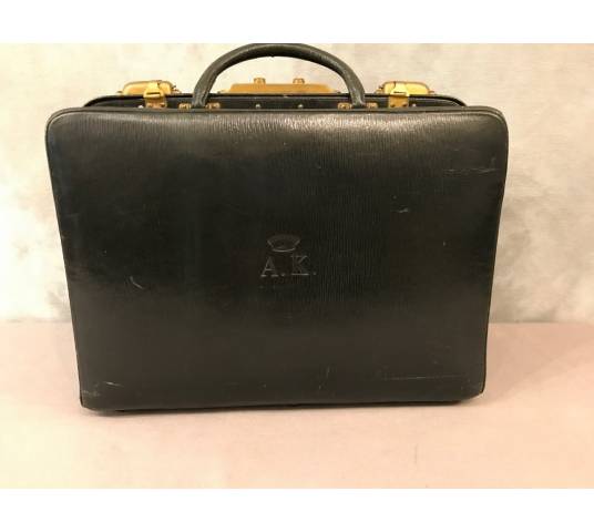 Ravissante valise de nécessaire de toilette argent massif et cristal