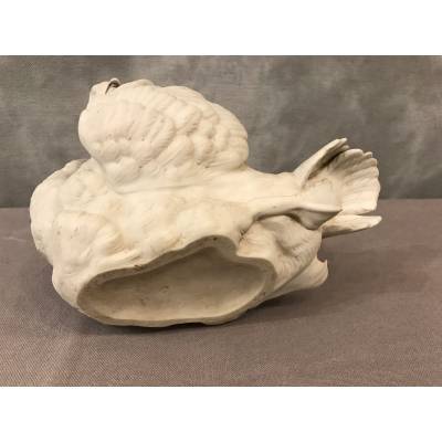 Small swan in biscuit porcelain of period 19 th