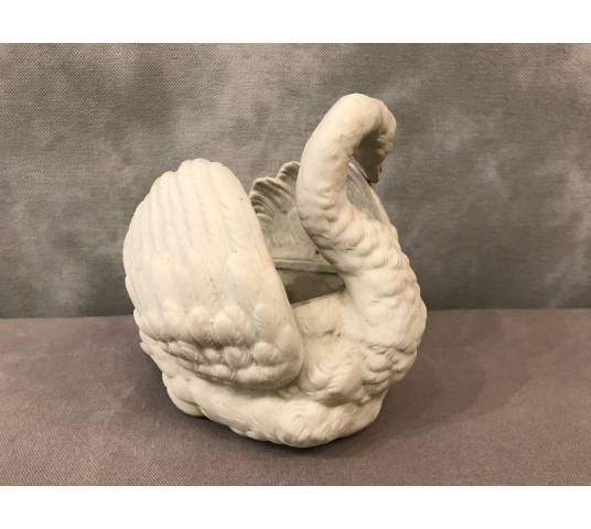 Small swan in biscuit porcelain of period 19 th