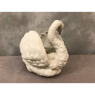 Small swan in biscuit porcelain of period 19 th