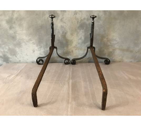 Paire de chenets en fer forgé d'époque 18 ème