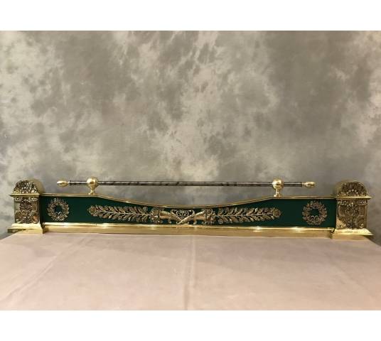 Beautiful and large chiselled bronze fireplace bar from early 19th century