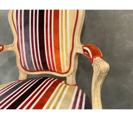 Louis XV armchair, 18 th in painted wood