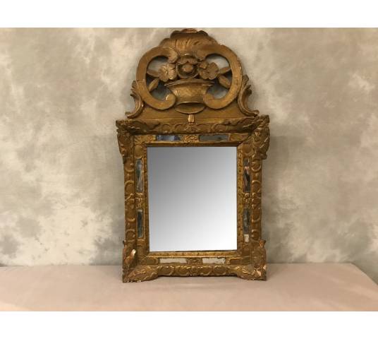 Beautiful mirror in gilded wood of the period 18 th Louis XV with its old ice