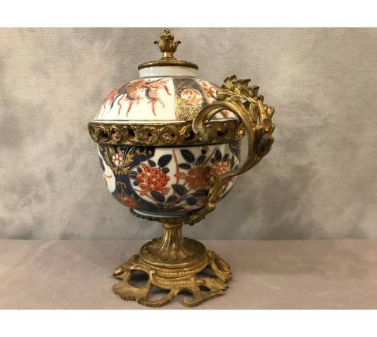 Pot covered in Imaris and monture in gilded bronze vintage 19ème