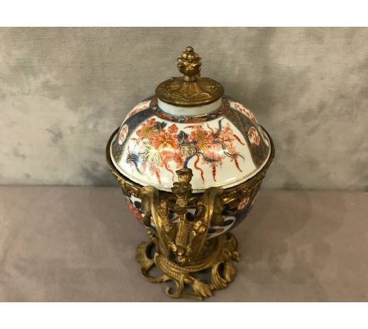 Pot covered in Imaris and monture in gilded bronze vintage 19ème