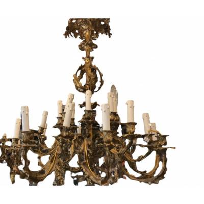 Important chandelier in gilded bronze 19 th of the Louis XV style