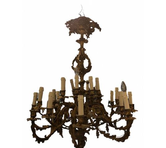 Important chandelier in gilded bronze 19 th of the Louis XV style