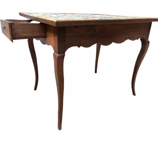 Table de milieu d'époque 18 ème en noyer massif