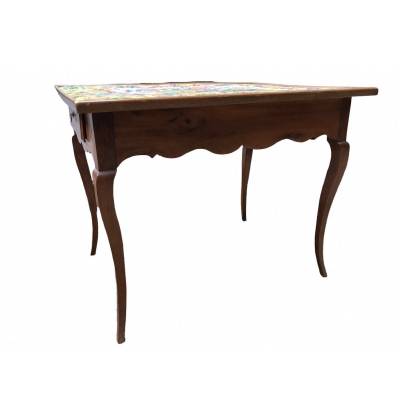 Table de milieu d'époque 18 ème en noyer massif