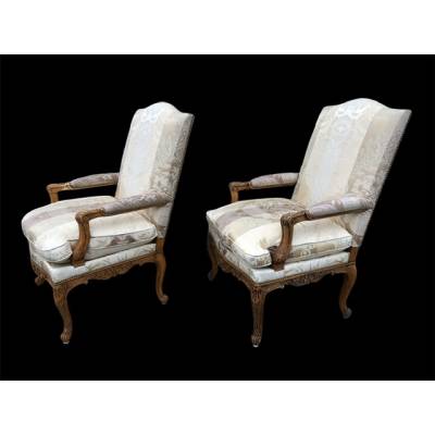 Pair of Louis XIV's armchairs in walnut