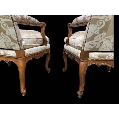 Paire de fauteuils de Louis XIV en noyer