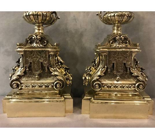 Paire de chenets en bronze poli d'époque 19 ème de style Louis XVI