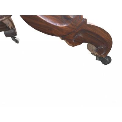 table guéridon en noyer avec un plateau en forme de violon d'époque 19 ème