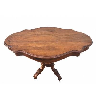 Guéridon table to walnut with a period in the shape of the violin of epoch 19 th