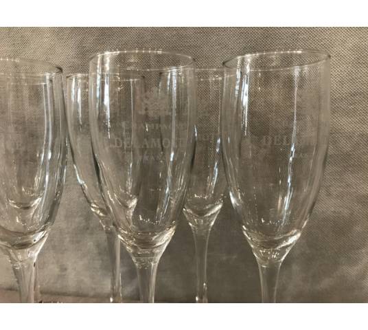 Series of 6 DELAMOTTE champagne flutes.